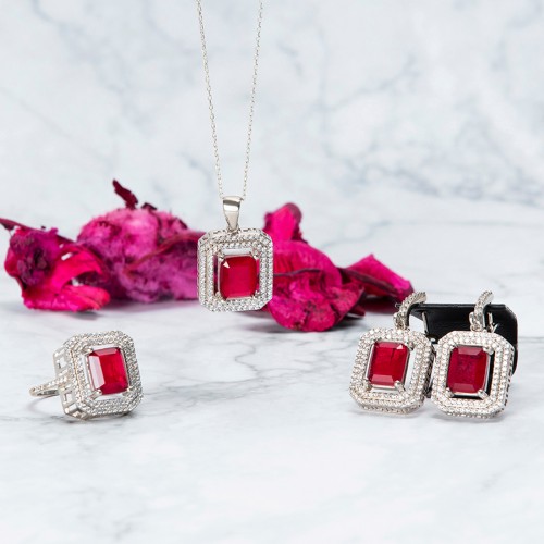 Göz kamaştırıcı yakut paraiba taşlı 925ayar gümüş pırlanta modeli baget set