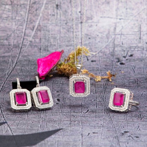 Göz kamaştırıcı yakut paraiba taşlı 925ayar gümüş pırlanta modeli baget set