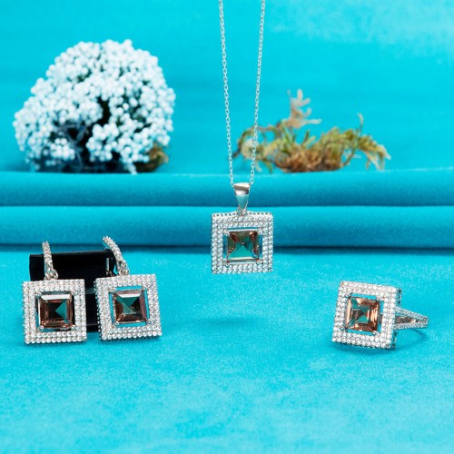 Renk değiştiren sihirli taş zultanit harika tarz 925ayar gümüş set